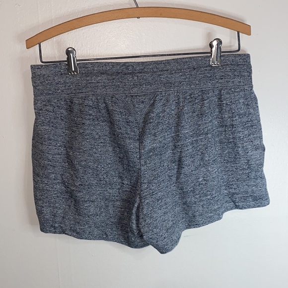 🦋Adorable Grey Nike shorts! - Picture 8 of 9